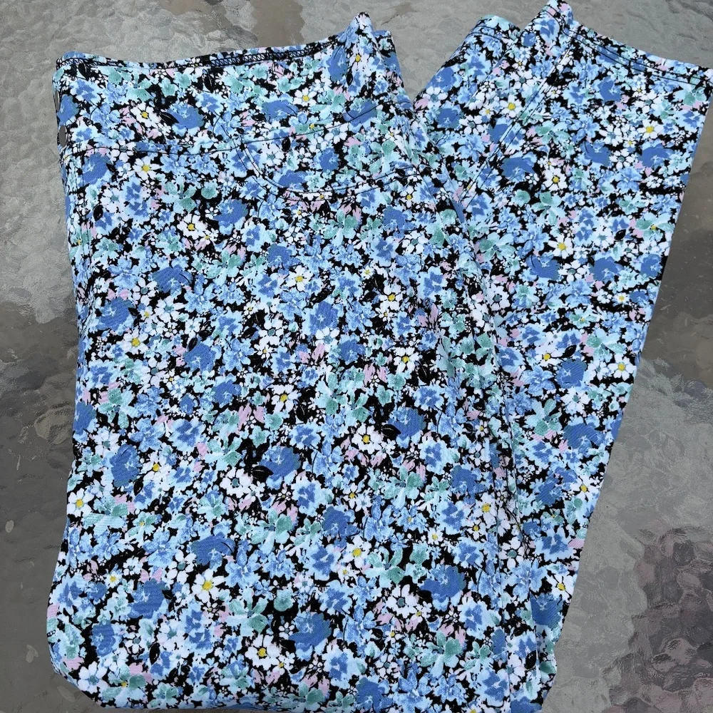 Blue Floral Stretch Leggings - Ladies Size 2X - Picture 1 of 3